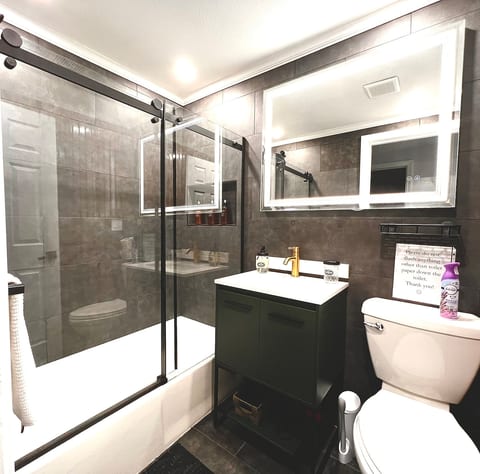 Serene Suite near Logan Intl/MBTA Airport station image 3