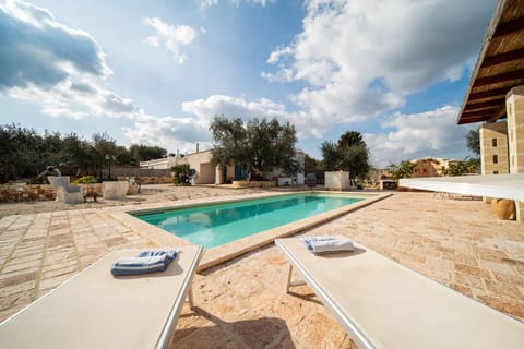 Trullo with pool and hot tub - Ostuni