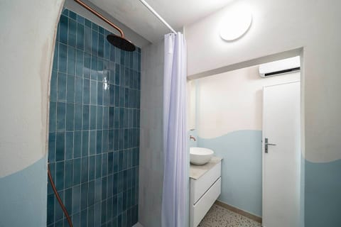 Historic Village Center, Parking Nearby - Casaurea