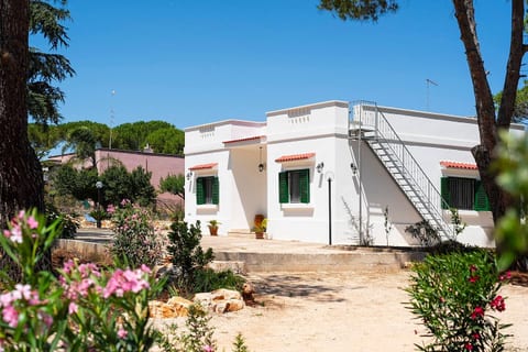 Villa with private pool, garden, and Wi-Fi - Casaurea
