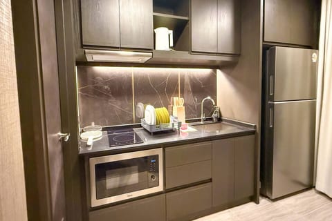 Newly Built 1BR Modern Luxury Condo