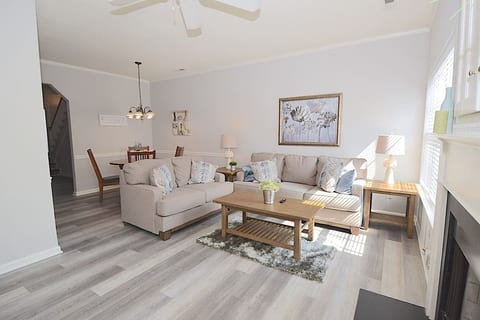 ️Coastal Getaway️~Large Clean-n-Cozy 3Bdrm Home