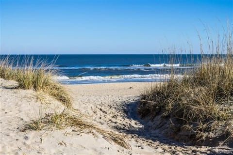 ️Coastal Getaway️~Large Clean-n-Cozy 3Bdrm Home