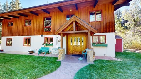 Historic Edwards home Lake Creek