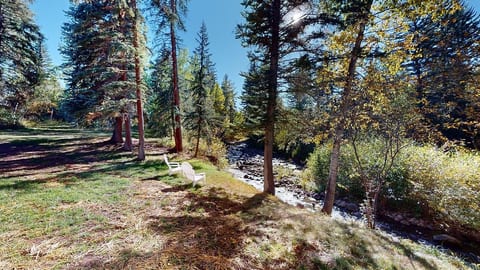 Historic Edwards home Lake Creek