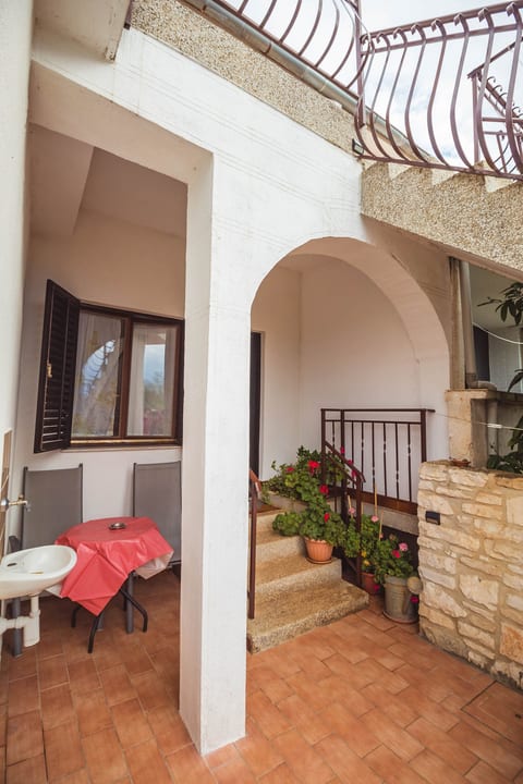 Apartments and Room LUCIANA Savudrija - Unit 205276-5