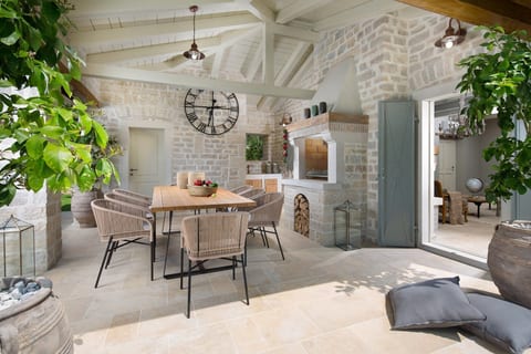 Villa Elena Exclusive - Unit 209900-5