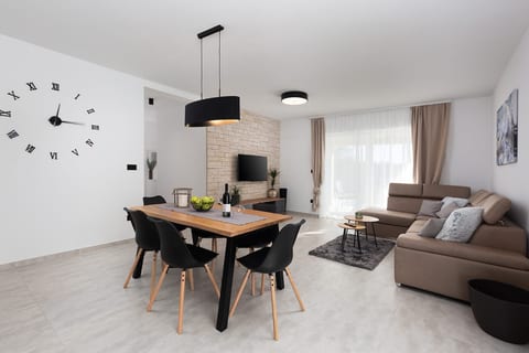 House Holiday house Milotici - Unit 378216-13