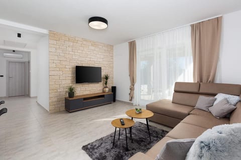 House Holiday house Milotici - Unit 378216-13