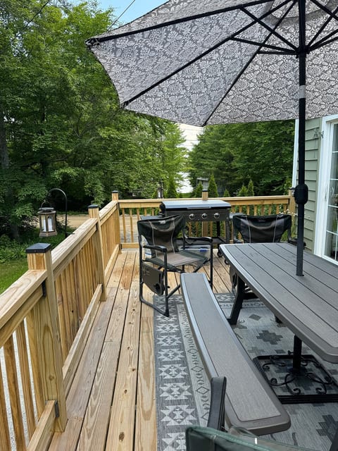 Winter Ski Getaway with Hot Tub & Fire Pit image 4