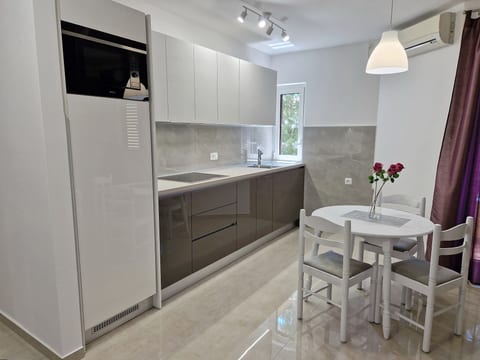 Apartments Čubranić Nada - Unit 53059-61