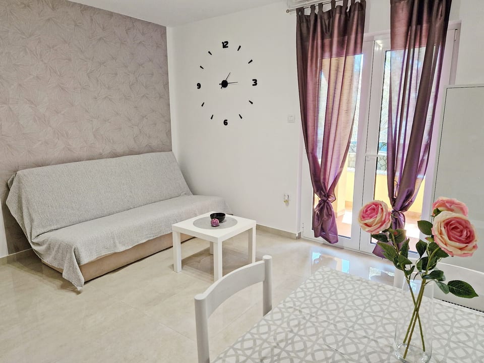 Apartments Čubranić Nada - Unit 53060-61