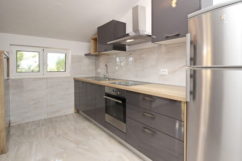 Apartments Čubranić Nada - Unit 202874-5
