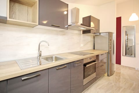 Apartments Čubranić Nada - Unit 202874-5