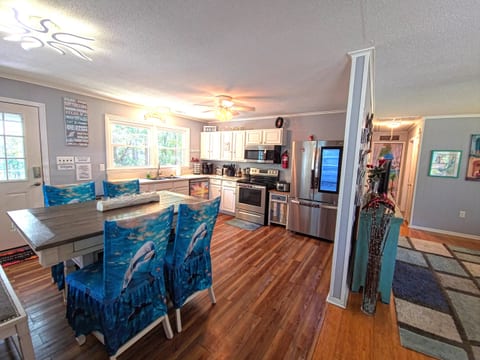 PET FRIENDLY - MINUTES TO PARRIS ISLAND - BEACHES