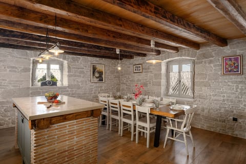 Villa Caterina s bazenom - Unit 369588-13