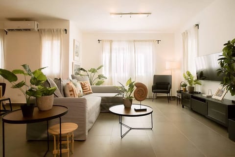 Apt Jardines 1 |Stylish 1BR w/Pool in Gated PC Village