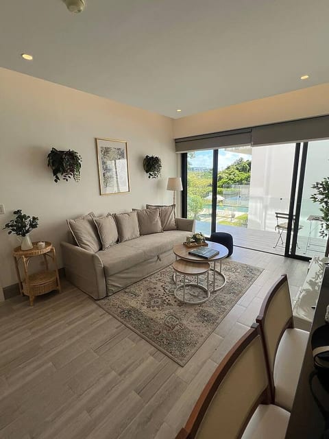 Apartment Botanik | Safe, Stylish & Near Airport