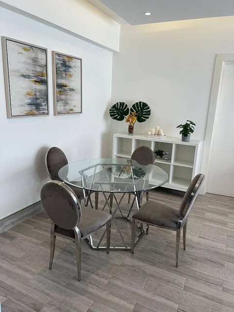 Apartment Botanik | Safe, Stylish & Near Airport