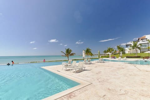 Beach Studio w/ Ocean Views
