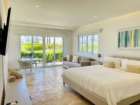 Beach Studio w/ Ocean Views