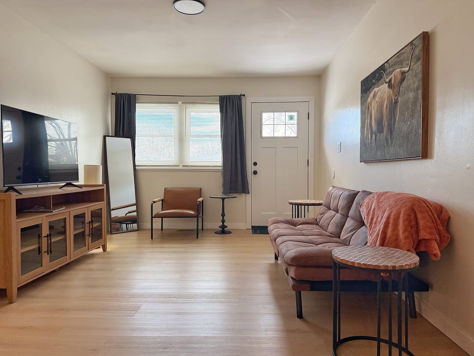 Fairlawn Retreat | 2BR/1BA Neu renovierte Wohnung - Evansville