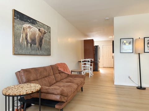 Fairlawn Retreat | 2BR/1BA Newly remodeled Apt