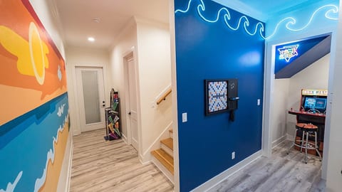Steps2Beach | 6BR for 19 w Views, Games & Karaoke!