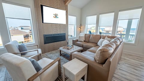 Steps2Beach | 6BR for 19 w Views, Games & Karaoke!