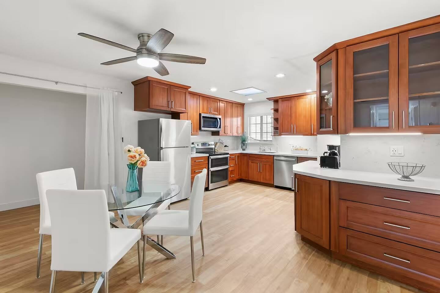 Fully equipped kitchen ideal for daily cooking and long stays