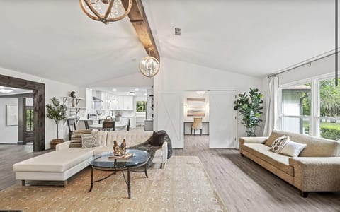 LARGE Private Ranchette Estate|Events & Pets Fees image 2