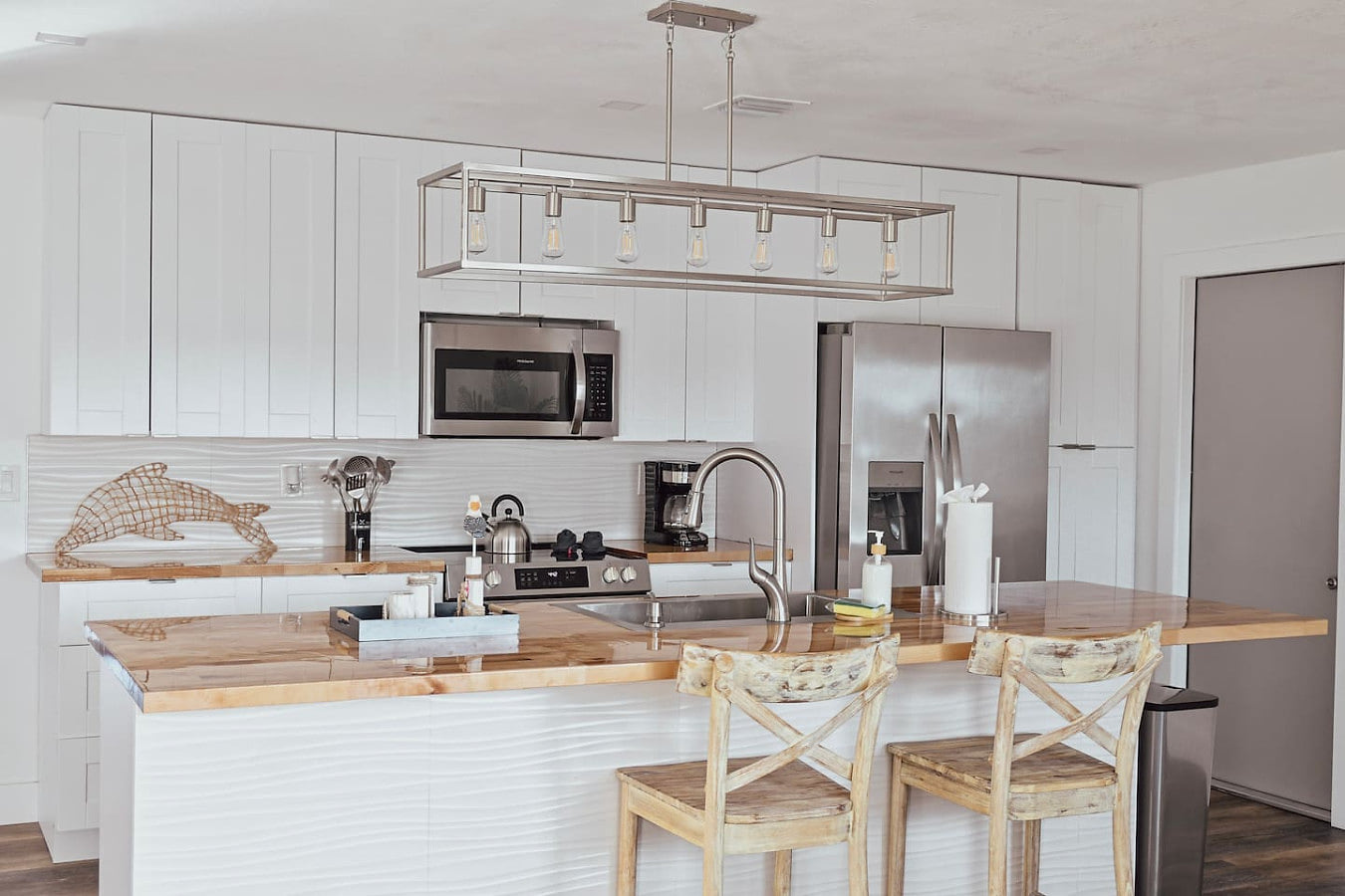 Spacious kitchen with additional seating