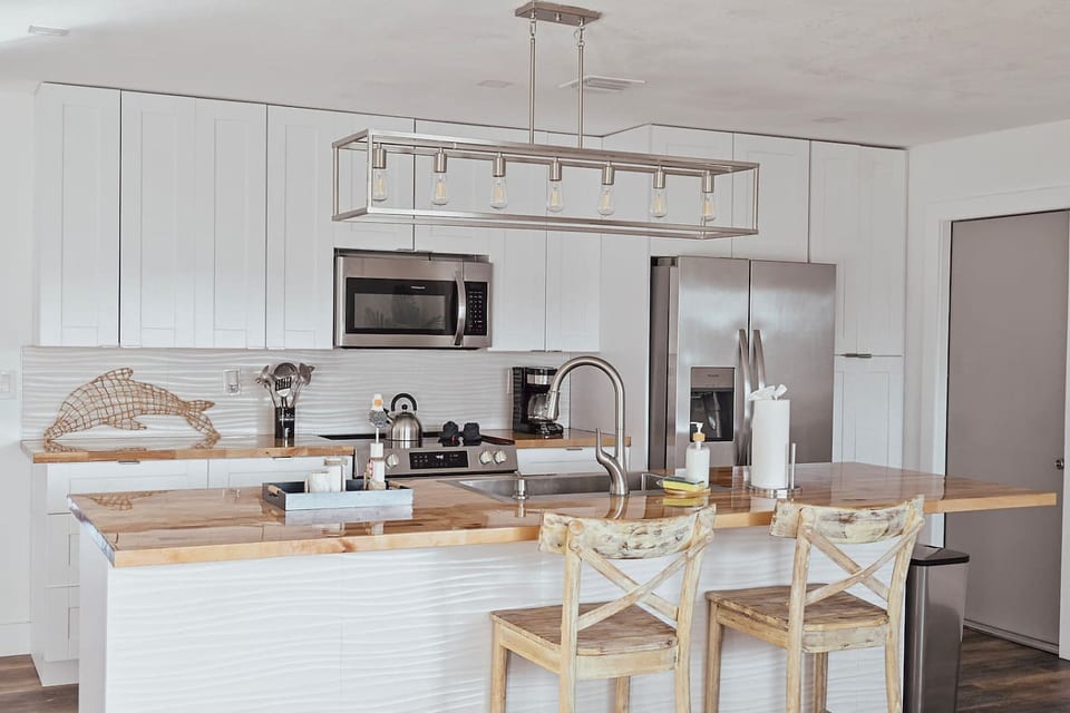 Spacious kitchen with additional seating