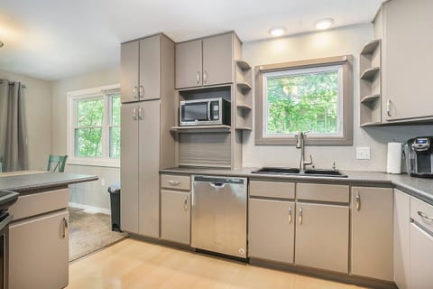 Pure Michigan! Close to Beaches, Marinas, & Fun!