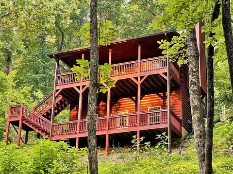 Private Log Cabin & Hot Tub | Helen GA IAlpenhaus image 2