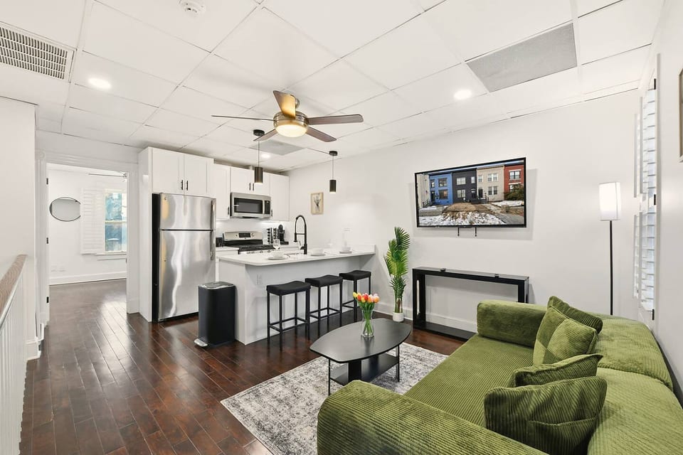 Bright Capitol Hill Home – Walk to Metro & Markets - Washington
