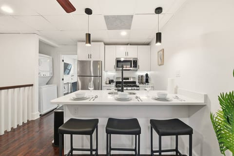 Bright Capitol Hill Home – Walk to Metro & Markets