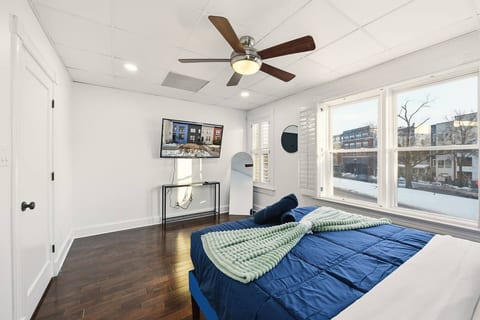 Bright Capitol Hill Home – Walk to Metro & Markets
