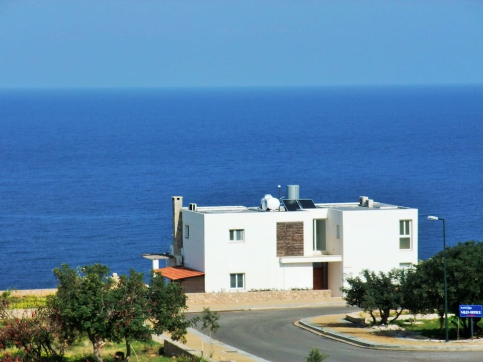 Villa Meerblick mit Infinity-Pool - Larnaca