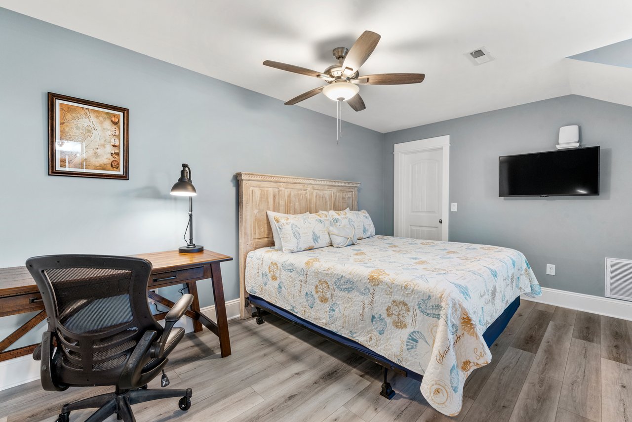 Top floor Executive King