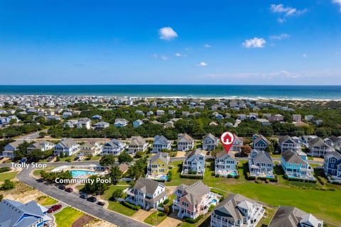 Let your whole family enjoy the community pool and trolley stop conveniently located just a few steps away from the house!
