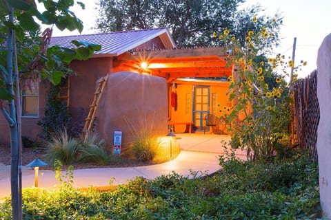 Casa La Huerta - The Orchard House - Historic Adobe Home