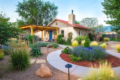 Casa La Huerta - The Orchard House - Historic Adobe Home