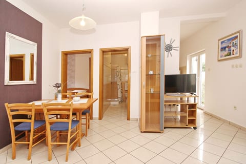 Apartments Villa Limun - Unit 54067-61