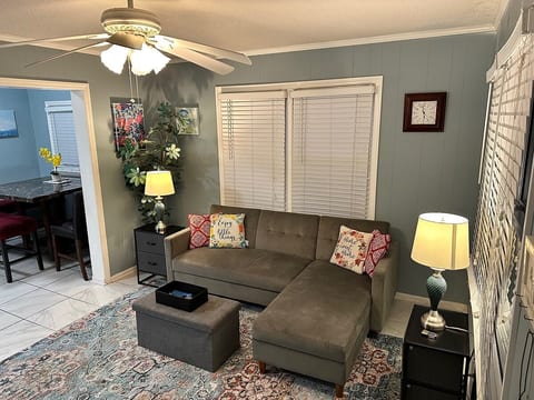 Cozy 2bd/2br home close to beach at Ocean Lakes image 5