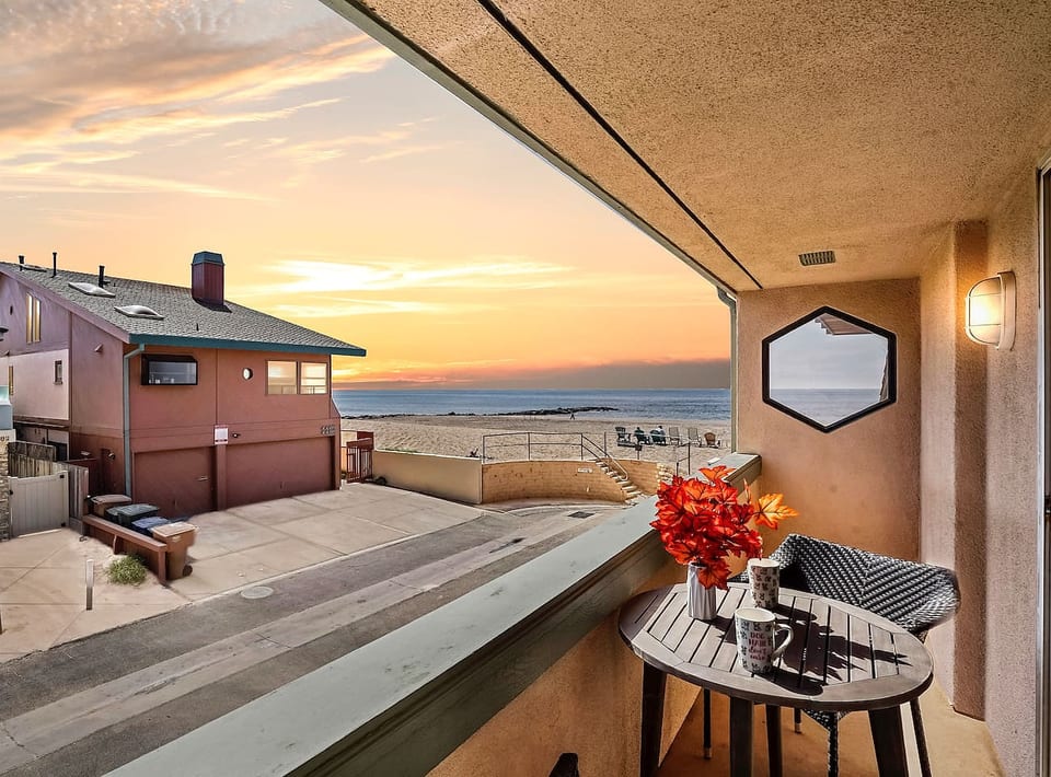 1185 Balcony