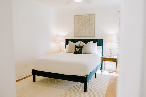 Queen bed with memory foam mattress