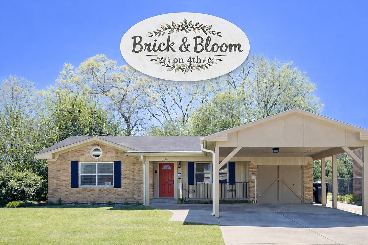 Brick & Bloom on 4th Cozy Azalea District Cottage image 1