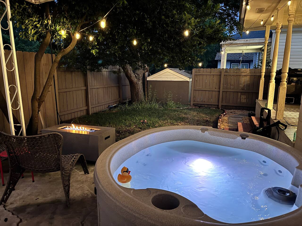 4-person hot tub