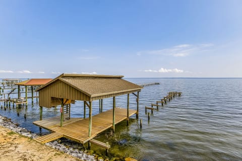Waterfront view of bayfront in Guld Breeze with private boatdock